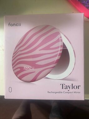 fancii Taylor Rechargeable Compact Mirror - Pink